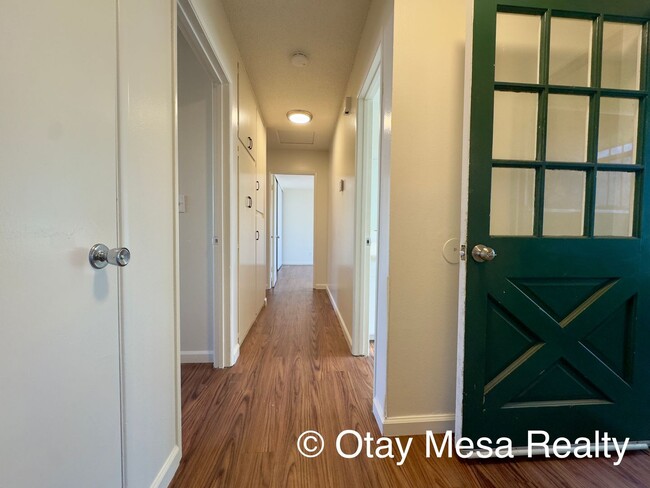 Building Photo - Charming 3-Bedroom Home with Expansive Outdoor Space