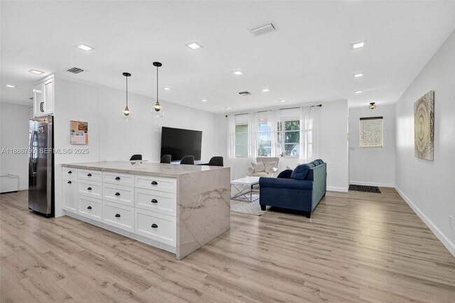 Building Photo - 1820 N 56th Ave