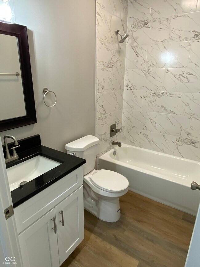 Building Photo - 931 N Beville Ave