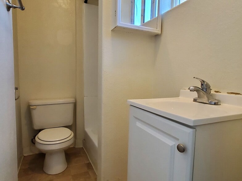 Building Photo - 694 S Second St