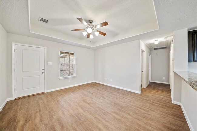 Building Photo - 1111 Rd 5102