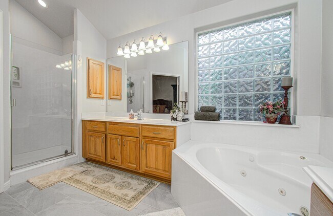 Building Photo - 17611 Emerald Garden Ln