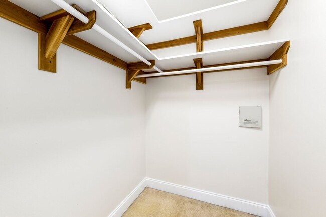 Building Photo - 3 BDRM HOUSE OFF ALBERTSON PKWY