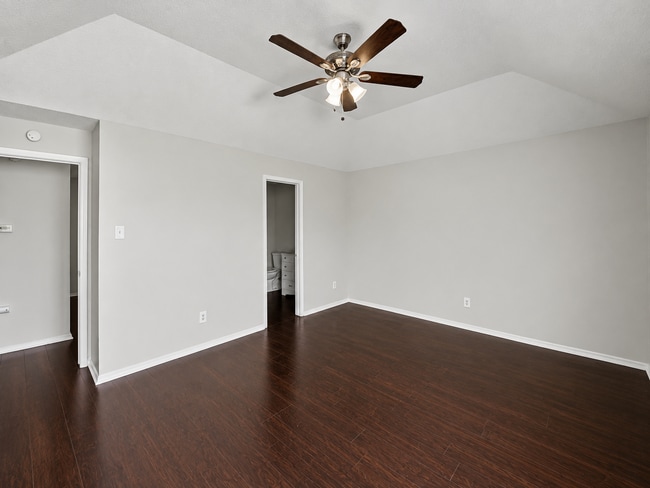 Building Photo - Spacious, Updated Townhome in Garland
