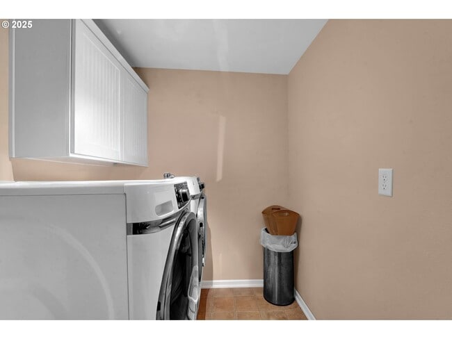 Building Photo - 679 Kingwood St