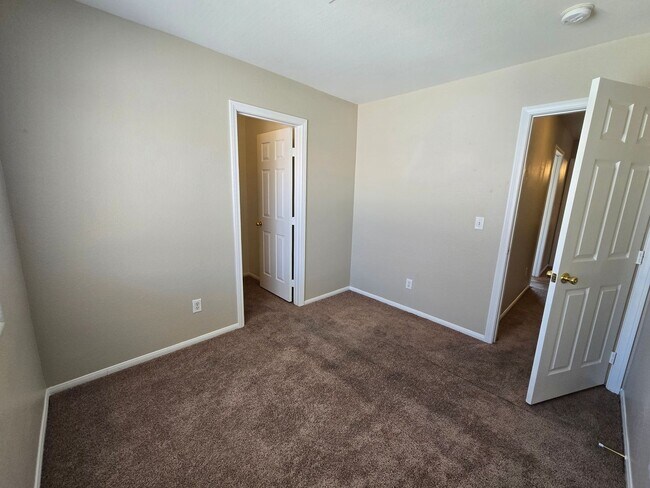 Building Photo - A Fabulous 3 Bed, 2.5 Bath, 2 Story Home W...