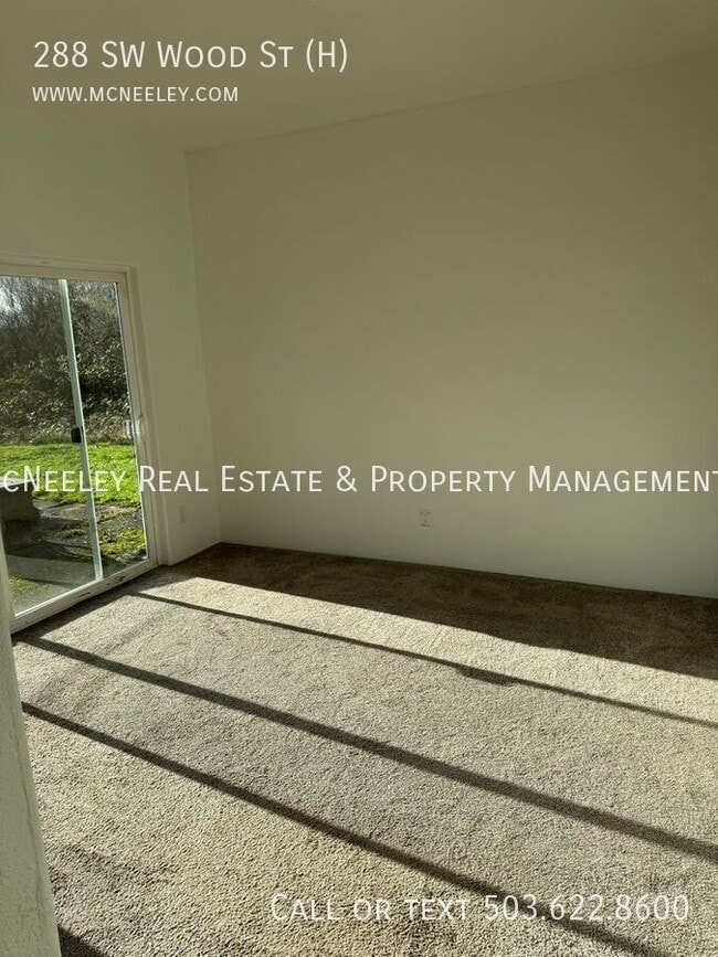 Building Photo - 288 SW Wood St