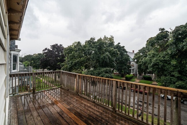 Building Photo - Cramer upper house