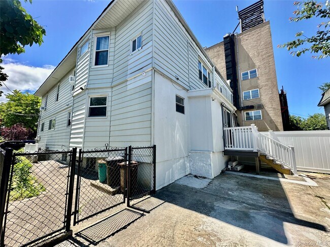 Building Photo - 213-49 39th Ave