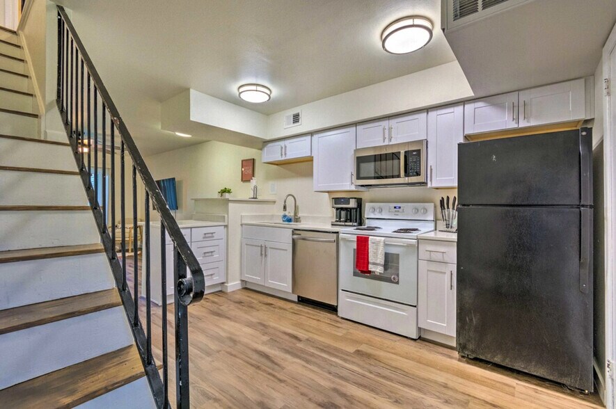 Building Photo - 4015 W 7th St