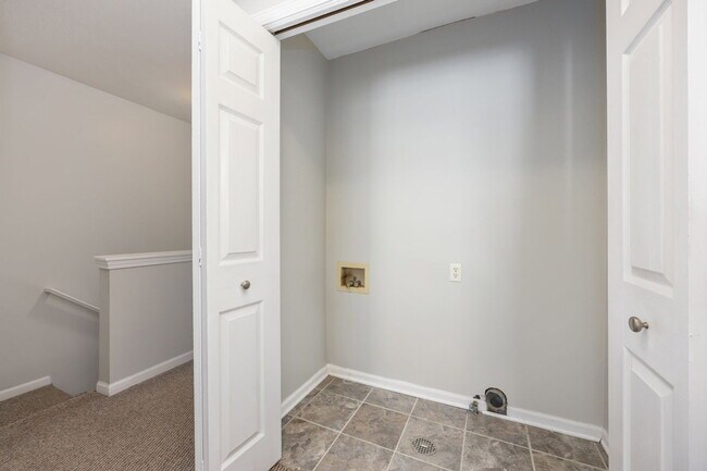 Building Photo - 7033 S Cannon Pl Dr