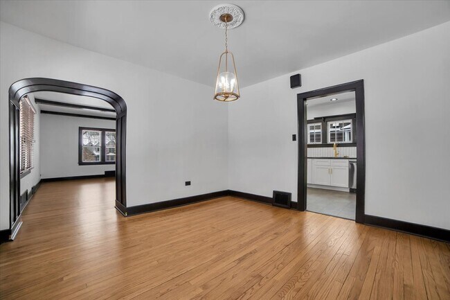 Building Photo - 4941 Montgomery Ave