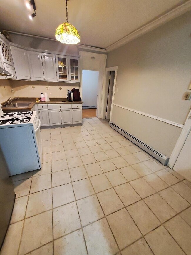 Building Photo - 41 Harmon St