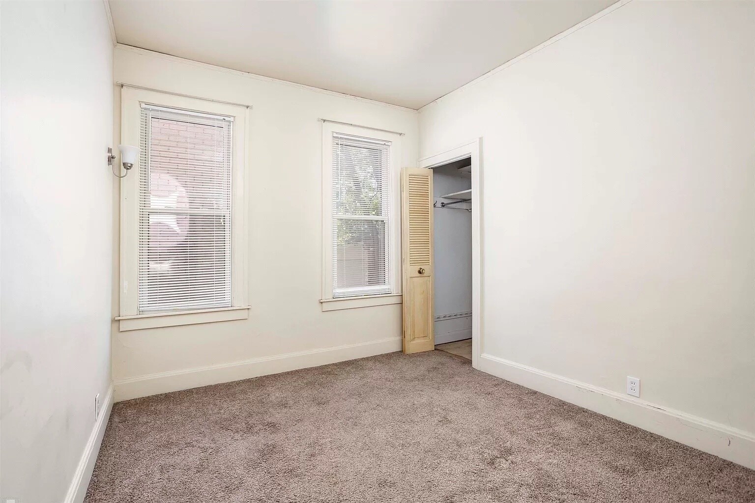 Building Photo - 1063 Beaconsfield Ave