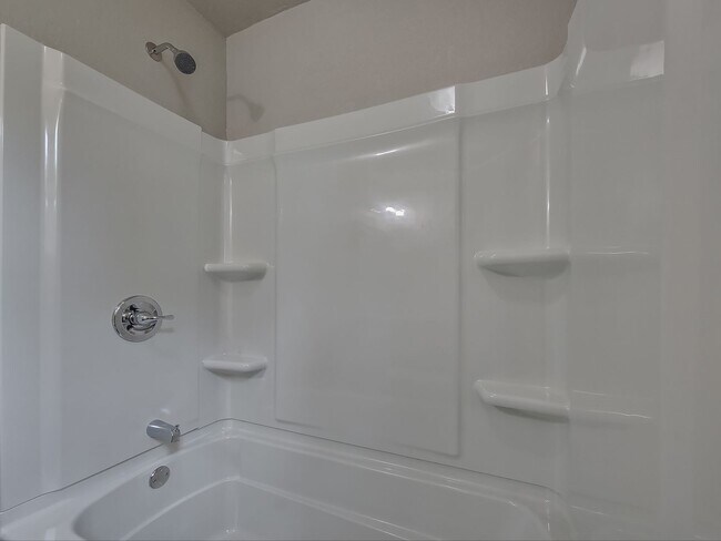 Building Photo - Newly Remodeled FOUR bedroom home in Spenc...