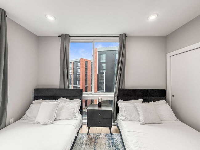 Building Photo - 626 N Delaware Ave