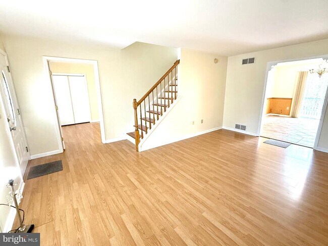 Building Photo - 402 Kiamensi Rd