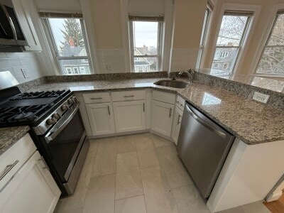 Building Photo - 45 Ashford St