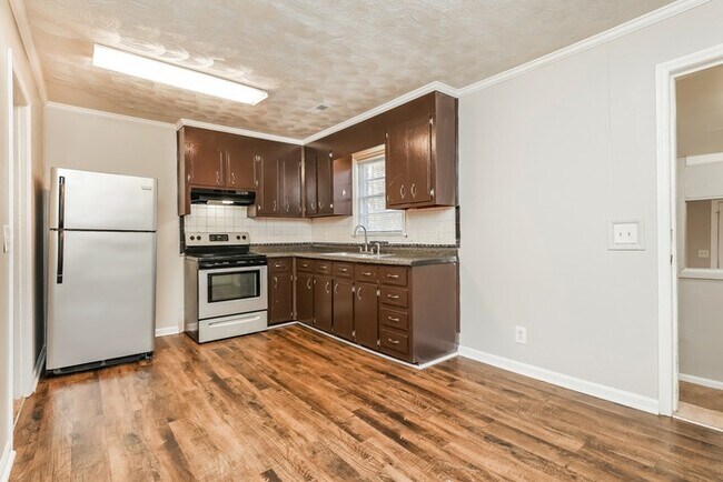 Building Photo - Great Home in West Ashley