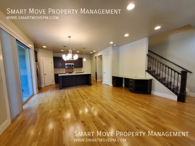 Building Photo - 3905 Woodcraft-