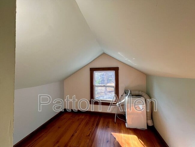 Building Photo - 20 Bell Rd