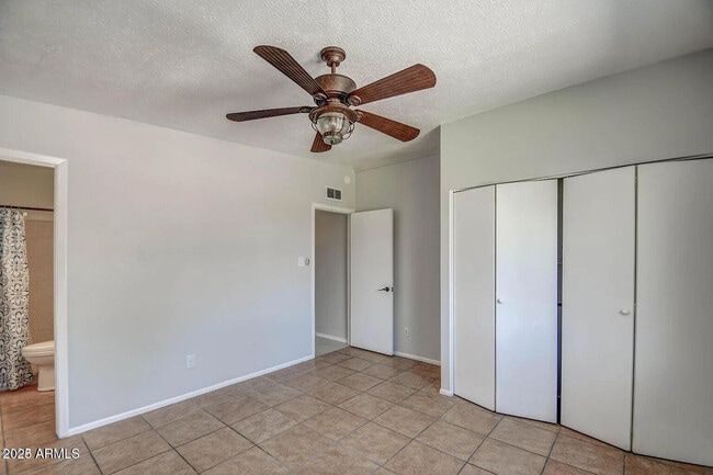 Building Photo - 1612 E Gaylon Dr