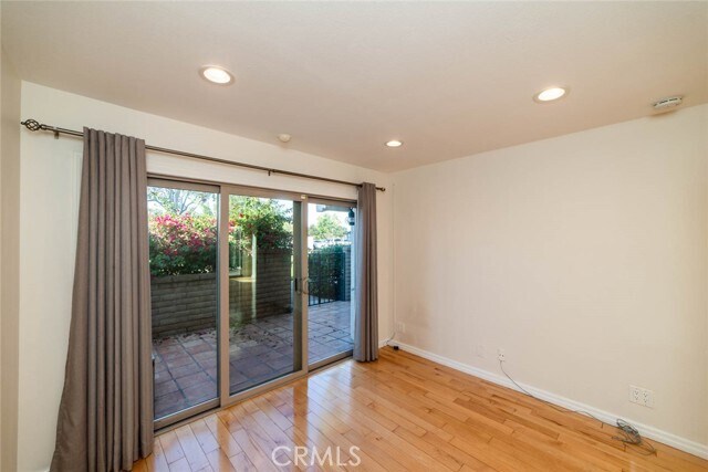 Building Photo - 13 Morena