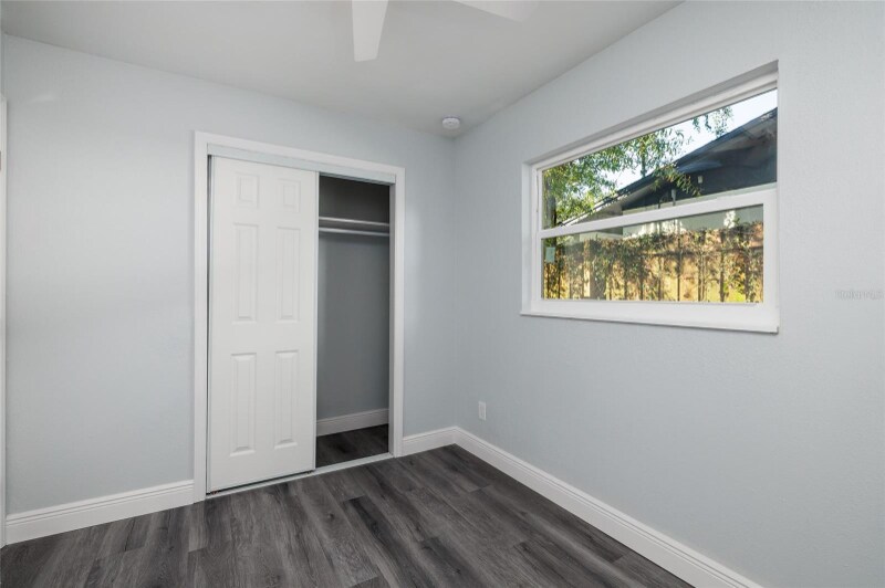 Building Photo - 1709 W Perio St