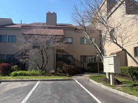 Building Photo - 7 Nicole Cir