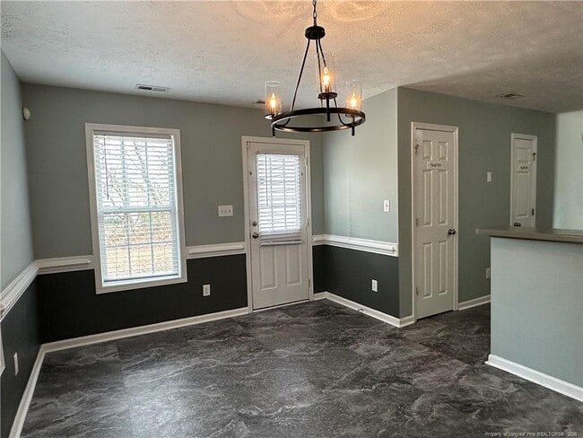 Building Photo - 3411 Hill St