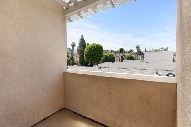 Building Photo - Spacious One-Bedroom in 55+ Monterey Park ...