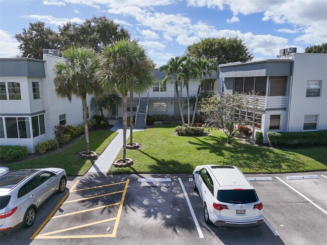 Building Photo - 580 Normandy Ln