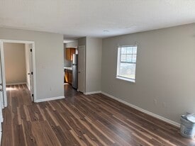 Building Photo - 101 Clarendon Pl