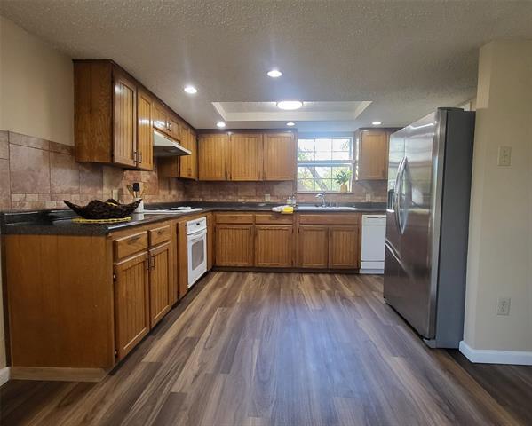 Building Photo - 4121 Apache Trl