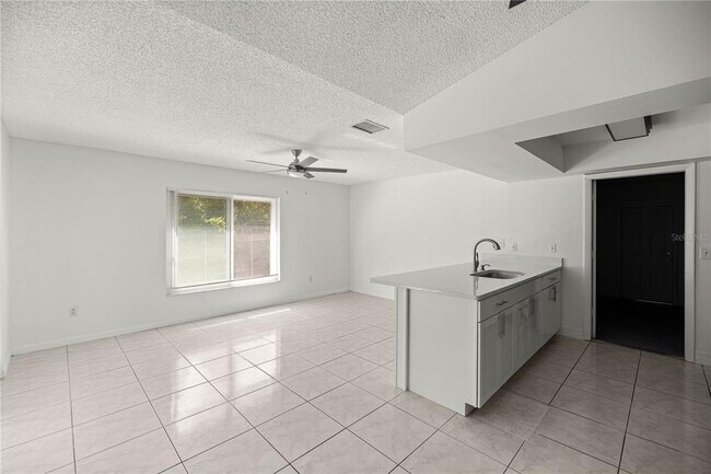 Building Photo - 15121 SW 35th Avenue Rd