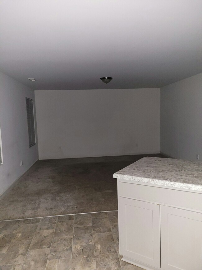 Building Photo - 285 Riley Wy