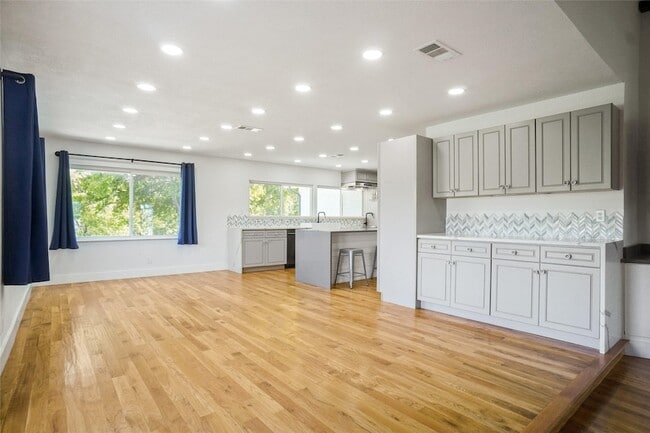 Building Photo - 7216 Langley Ct