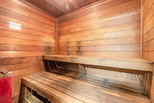 Building Photo - 24 Pinehurst Pl