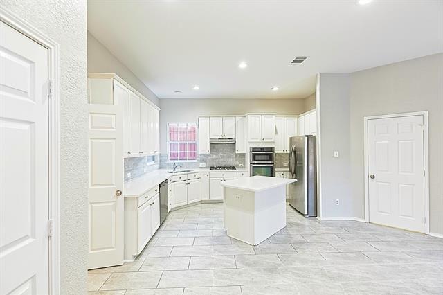 Building Photo - 2405 Hopkins Dr