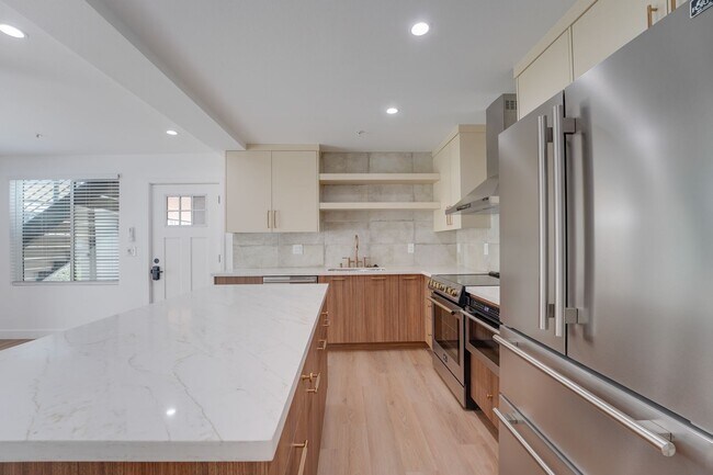 Interior Photo - Oceans 315