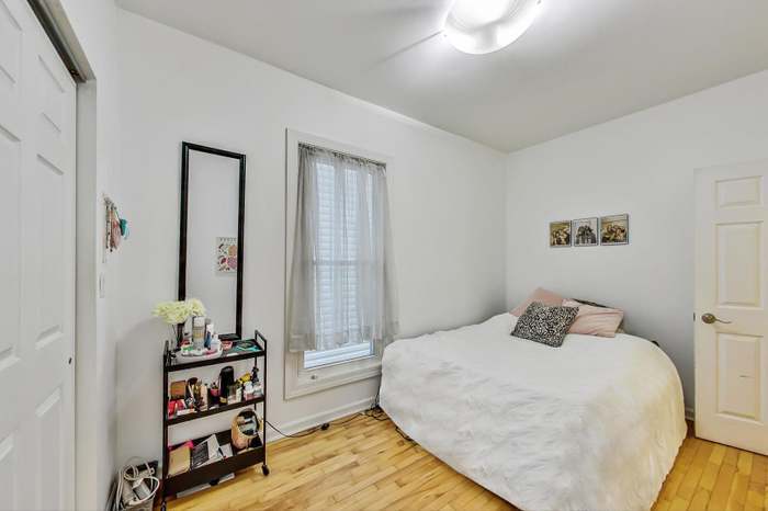 Building Photo - 3618 W Dickens Ave
