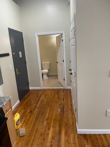 Building Photo - 158 Passaic St