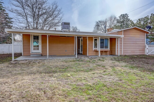 Building Photo - Home for Rent Near Willow Lake!