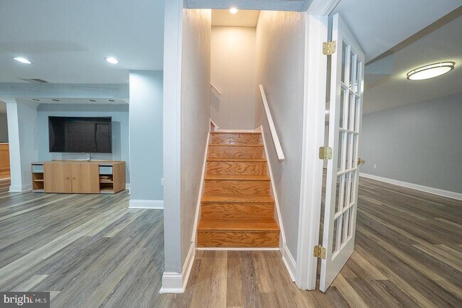 Building Photo - 1099 Armstrong Ct