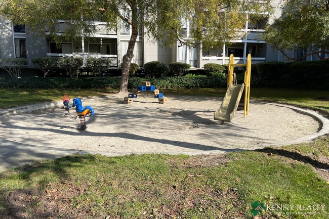 Building Photo - Remodeled 3BR Condo with Large Deck, Park Views & Resort-Style Amenities in Foster City