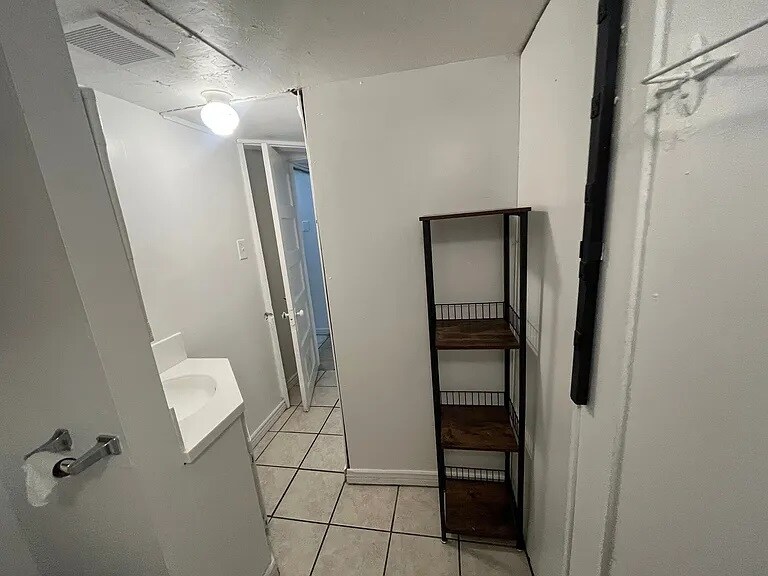 Building Photo - 355 E 500 N