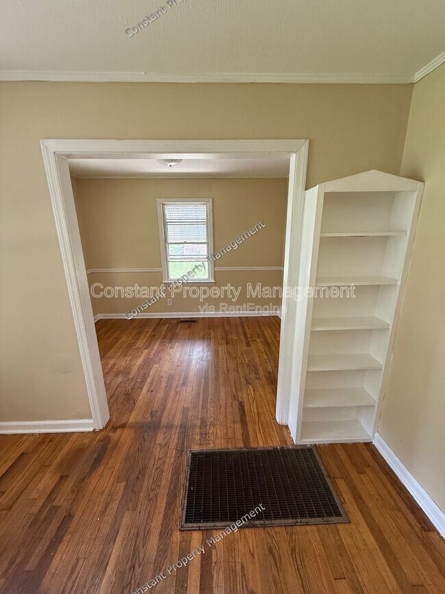 Building Photo - 3069 Somerset Dr