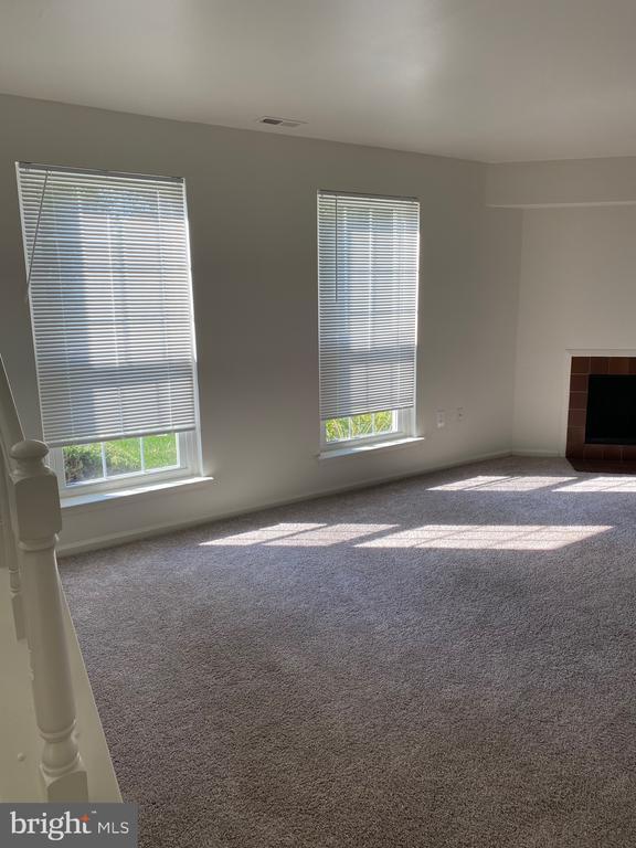 Building Photo - 1811 Hennessy Dr