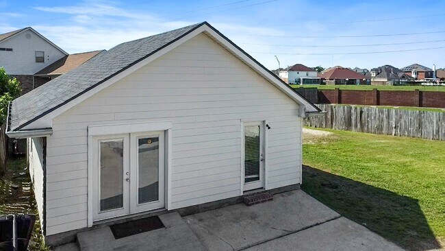 Building Photo - 3404 Lake Lynn Dr