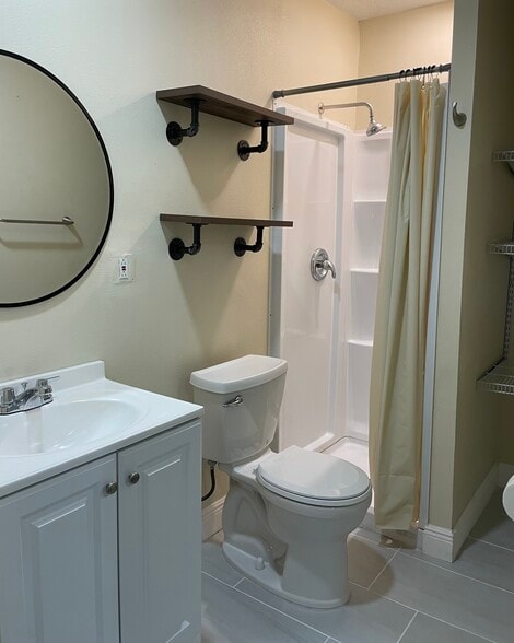 Building Photo - 2518 Quail Run Blvd N